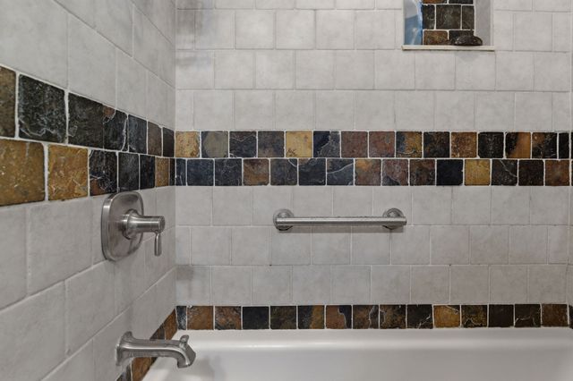 1047 Mitchell Rd, Nashville, TN 37206
