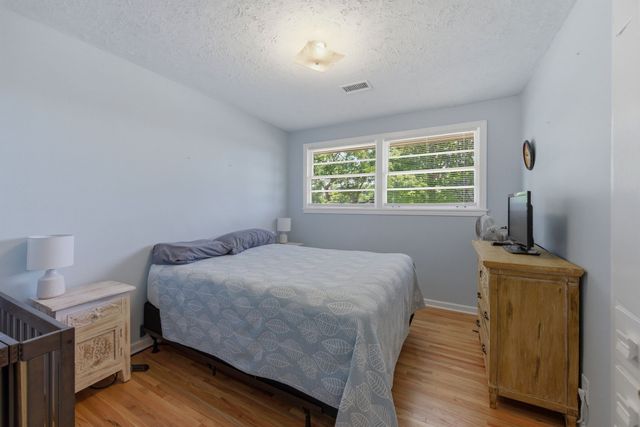 1047 Mitchell Rd, Nashville, TN 37206