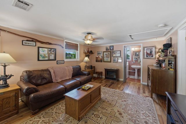 1047 Mitchell Rd, Nashville, TN 37206