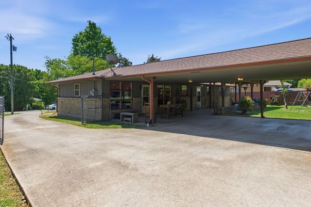 1047 Mitchell Rd, Nashville, TN 37206