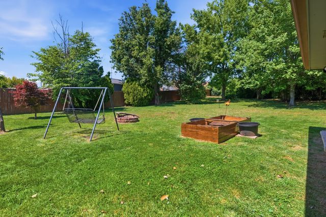 1047 Mitchell Rd, Nashville, TN 37206