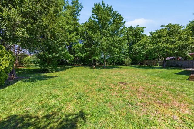 1047 Mitchell Rd, Nashville, TN 37206
