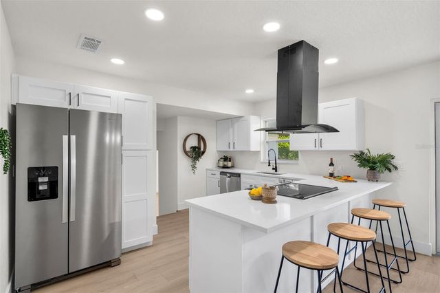 1801 LAKEWOOD DRIVE S, St Petersburg, FL 33714