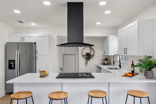 1801 LAKEWOOD DRIVE S, St Petersburg, FL 33714