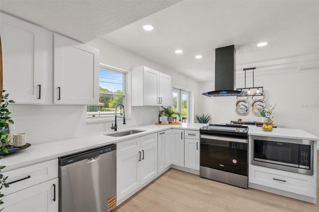 1801 LAKEWOOD DRIVE S, St Petersburg, FL 33714