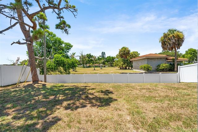 1801 LAKEWOOD DRIVE S, St Petersburg, FL 33714