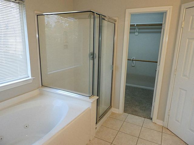 83 W Twinvale Loop, The Woodlands, TX 77384