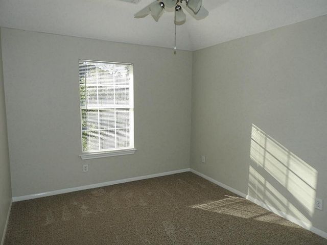 83 W Twinvale Loop, The Woodlands, TX 77384