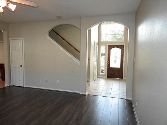 83 W Twinvale Loop, The Woodlands, TX 77384