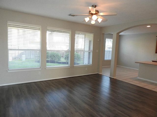83 W Twinvale Loop, The Woodlands, TX 77384