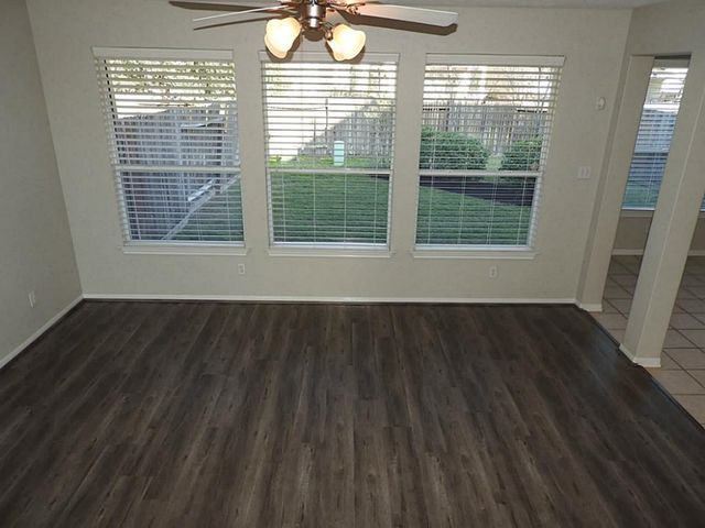 83 W Twinvale Loop, The Woodlands, TX 77384