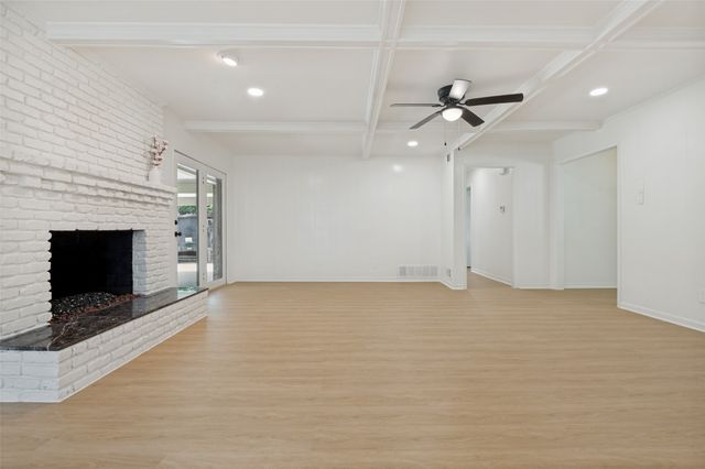 816 Misty Glen Drive, Desoto, TX 75115