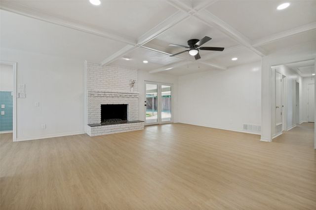 816 Misty Glen Drive, Desoto, TX 75115