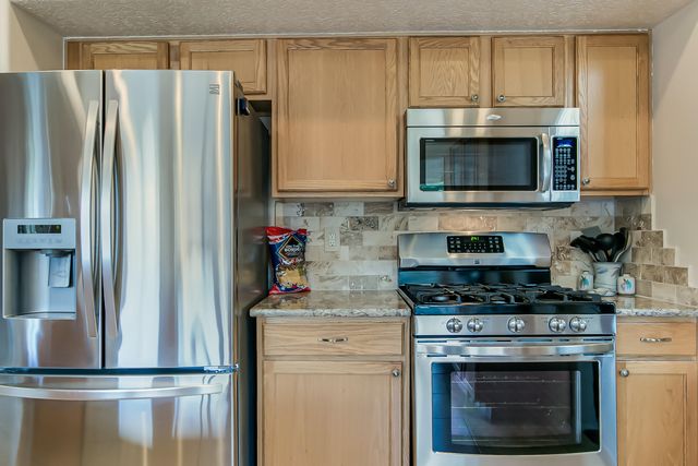 10348 Docena Place NW, Albuquerque, NM 87114