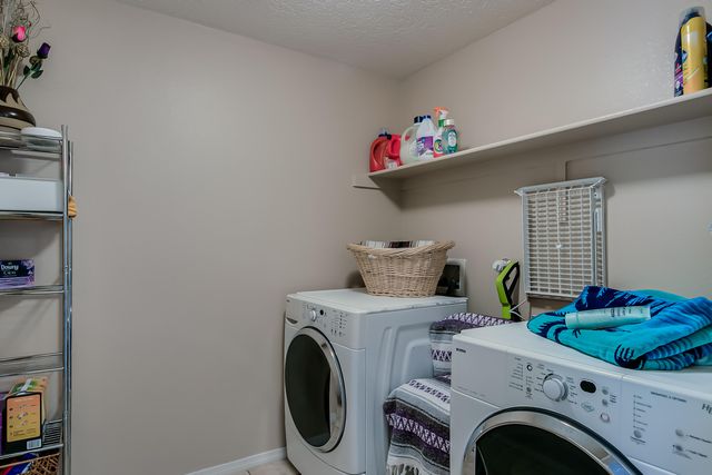10348 Docena Place NW, Albuquerque, NM 87114