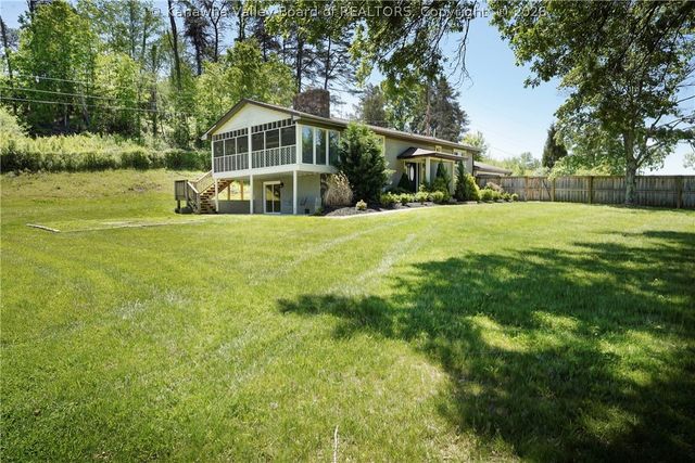 3300 State Route 34, Winfield, WV 25213