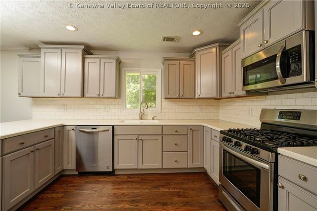 3300 State Route 34, Winfield, WV 25213