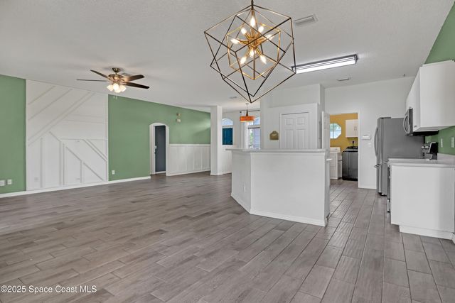 550 Sauders Road SE, Palm Bay, FL 32909