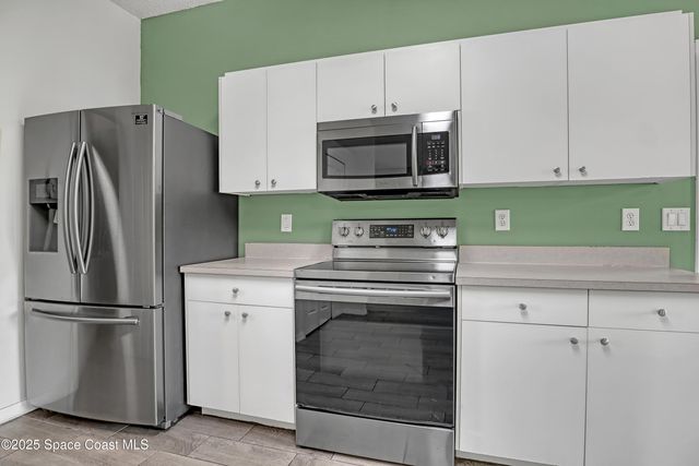 550 Sauders Road SE, Palm Bay, FL 32909