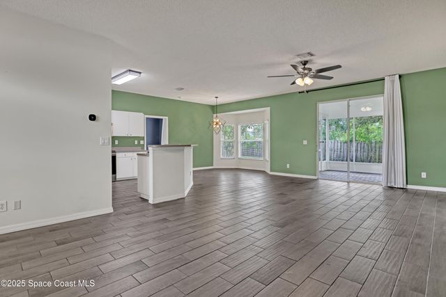 550 Sauders Road SE, Palm Bay, FL 32909