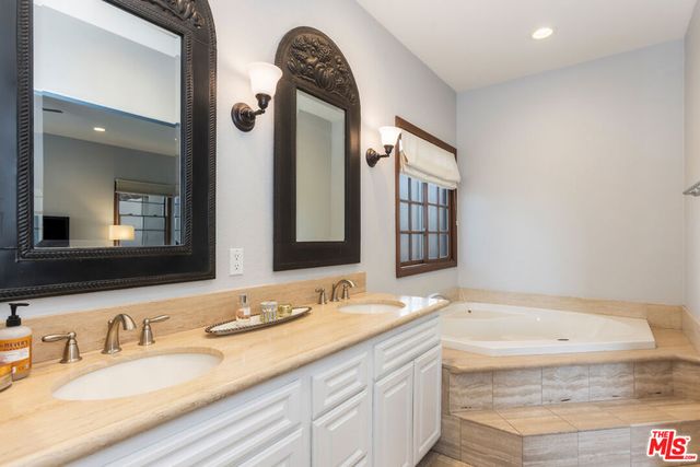 546 N Indian Canyon Drive, Palm Springs, CA 92262