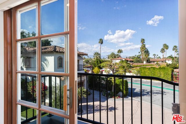 546 N Indian Canyon Drive, Palm Springs, CA 92262