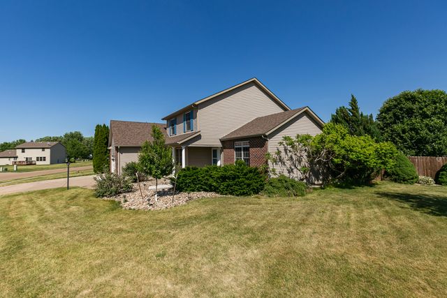 11 JACOB Drive, Eldridge, IA 52478