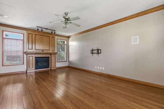 11 JACOB Drive, Eldridge, IA 52478