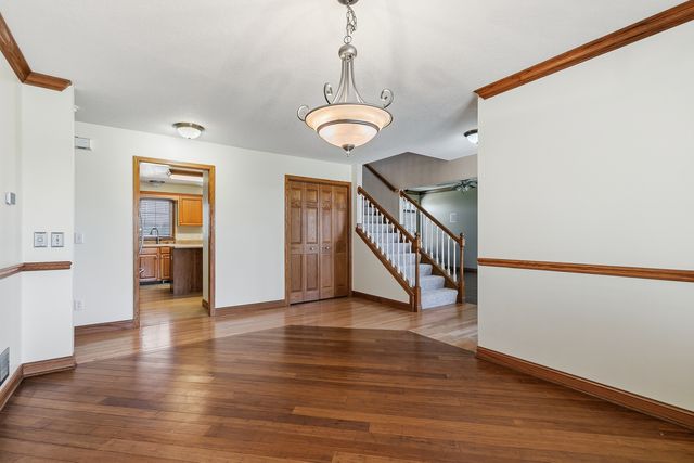 11 JACOB Drive, Eldridge, IA 52478