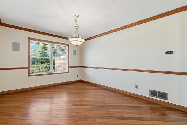 11 JACOB Drive, Eldridge, IA 52478