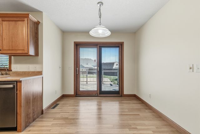 11 JACOB Drive, Eldridge, IA 52478