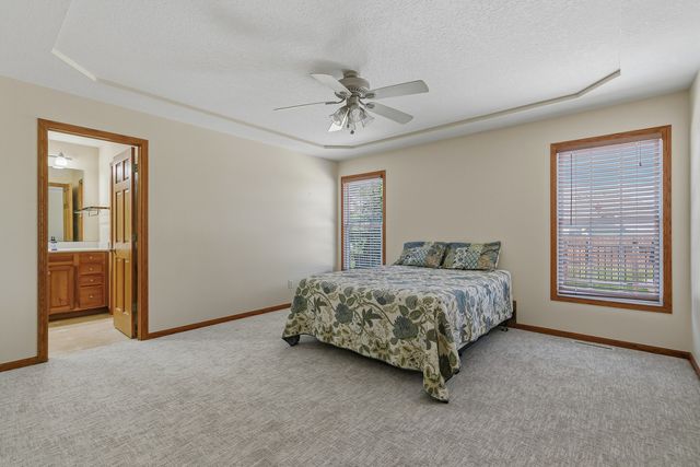 11 JACOB Drive, Eldridge, IA 52478