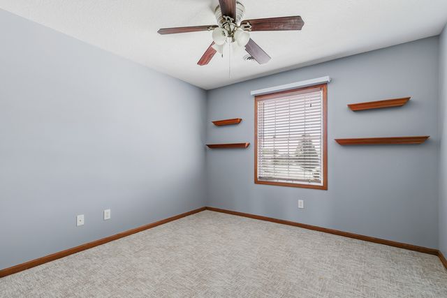 11 JACOB Drive, Eldridge, IA 52478