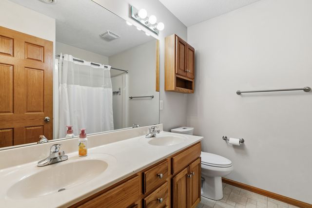 11 JACOB Drive, Eldridge, IA 52478