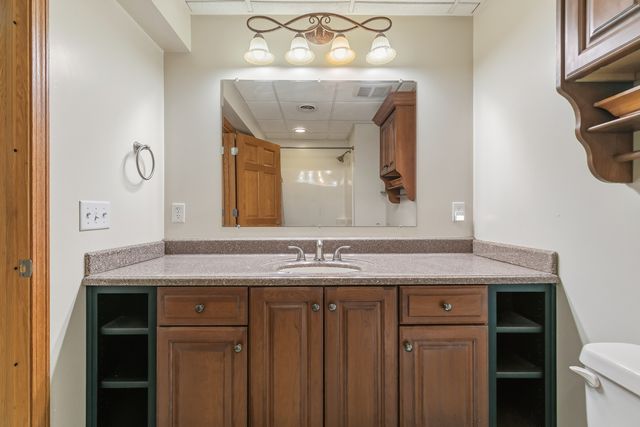 11 JACOB Drive, Eldridge, IA 52478