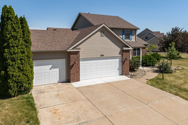 11 JACOB Drive, Eldridge, IA 52478
