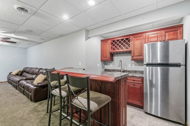 11 JACOB Drive, Eldridge, IA 52478