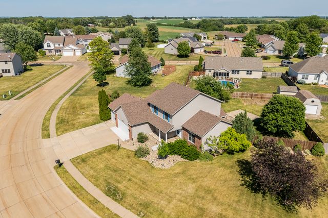 11 JACOB Drive, Eldridge, IA 52478