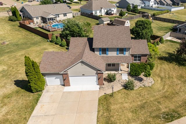 11 JACOB Drive, Eldridge, IA 52478