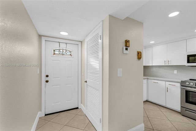 681 S Hollybrook Drive 109, Pembroke Pines, FL 33025
