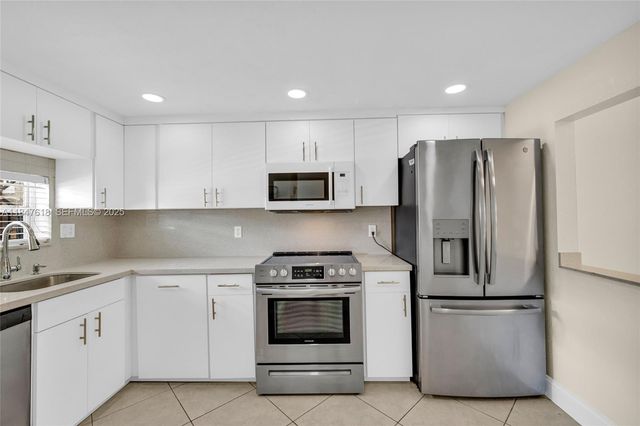 681 S Hollybrook Drive 109, Pembroke Pines, FL 33025