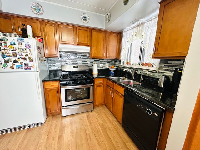 6329 175th Street 2N, Tinley Park, IL 60477