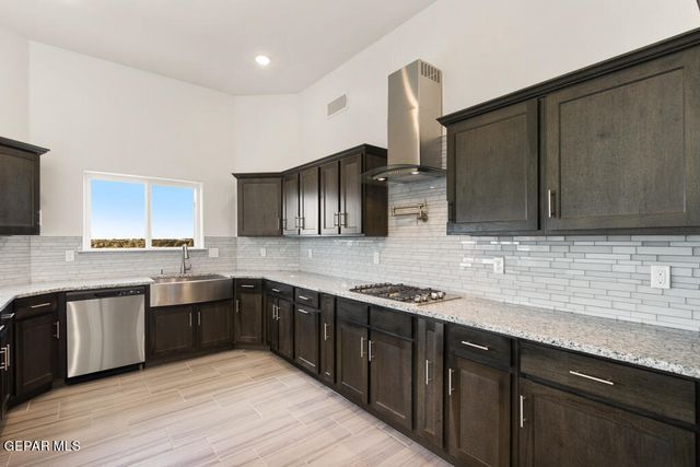15353 Promise Avenue, El Paso, TX 79938