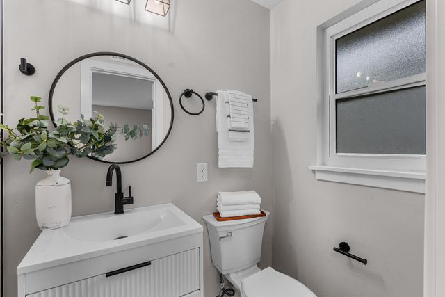 6200 Kiernan Dr, Carmichael, CA 95608