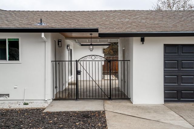 6200 Kiernan Dr, Carmichael, CA 95608