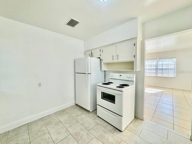 1302 E NEW ORLEANS AVENUE, Tampa, FL 33603