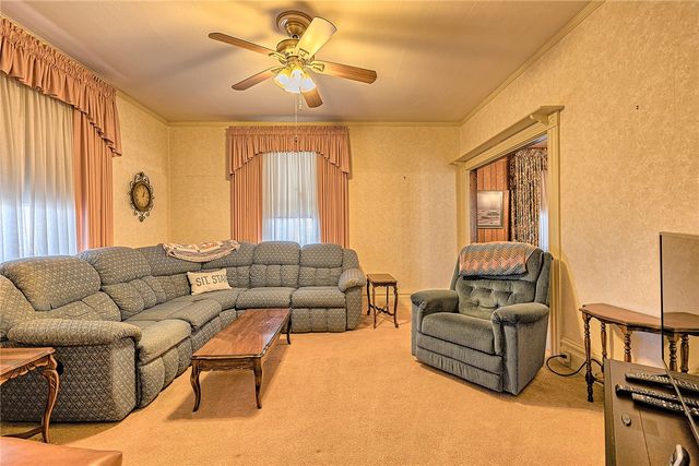 115 W 5th Ave, Derry Boro, PA 15627