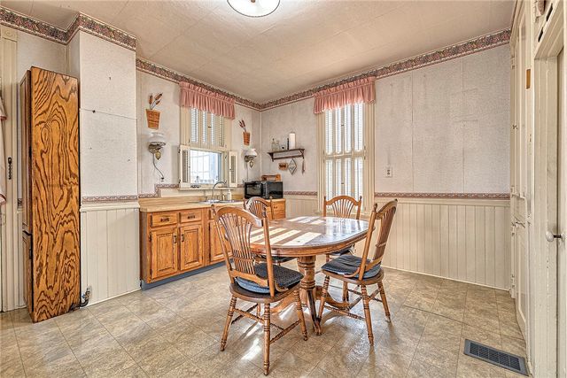 115 W 5th Ave, Derry Boro, PA 15627