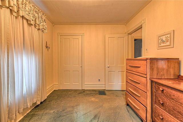 115 W 5th Ave, Derry Boro, PA 15627