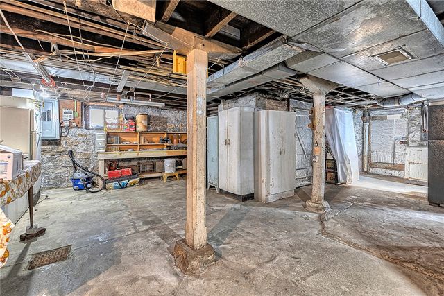 115 W 5th Ave, Derry Boro, PA 15627